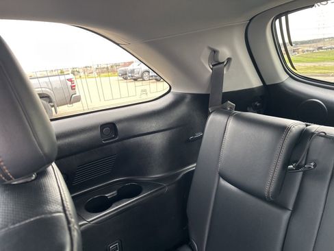 Used 2018 Toyota Highlander Limited w/ Carpet Mat Package (TMS) AWD/4WD image 33