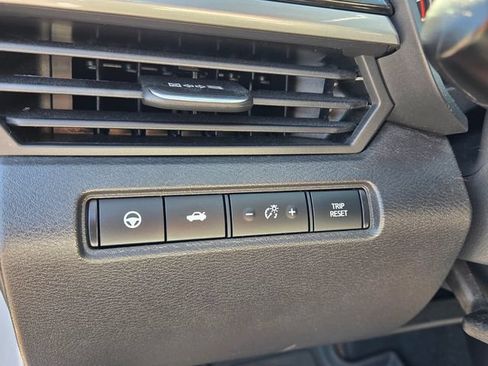 Used 2024 Nissan Altima 2.0 SR FWD image 29