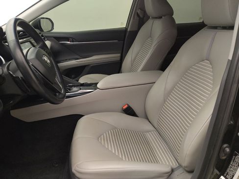 Used 2018 Toyota Camry SE image 17