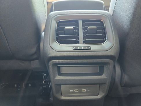 New 2026 Volkswagen Taos SEL AWD/4WD image 16