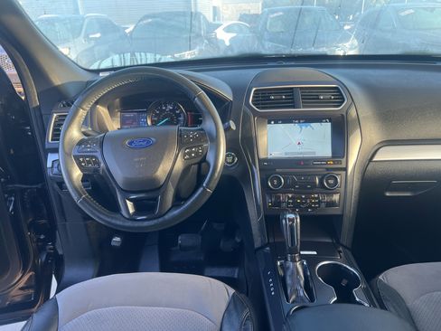 Used 2017 Ford Explorer XLT w/ Equipment Group 202A image 20