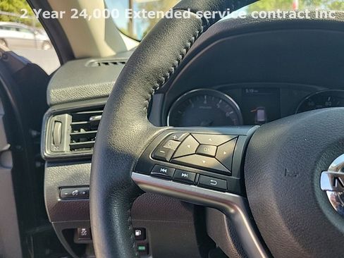 Used 2019 Nissan Rogue SV image 23