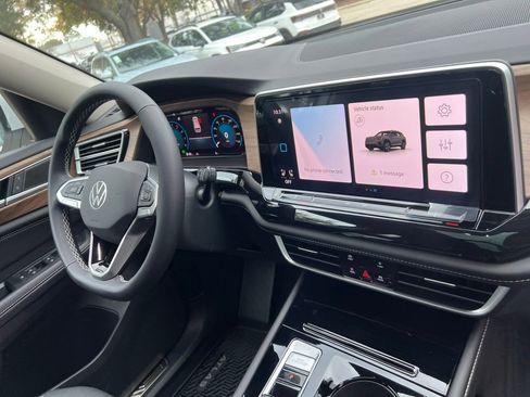 New 2026 Volkswagen Atlas SE FWD image 34