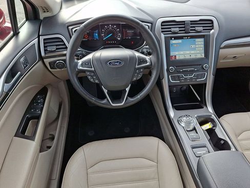Certified 2017 Ford Fusion SE w/ Fusion SE Technology Package image 11