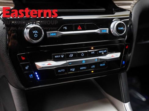 Used 2024 Ford Explorer Limited image 20