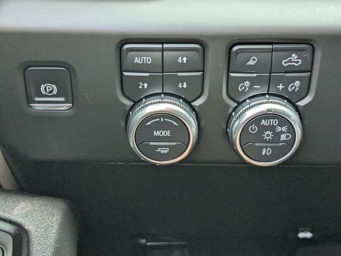 Certified 2025 GMC Sierra 3500 AT4 w/ AT4 Premium Plus Package AWD/4WD image 21