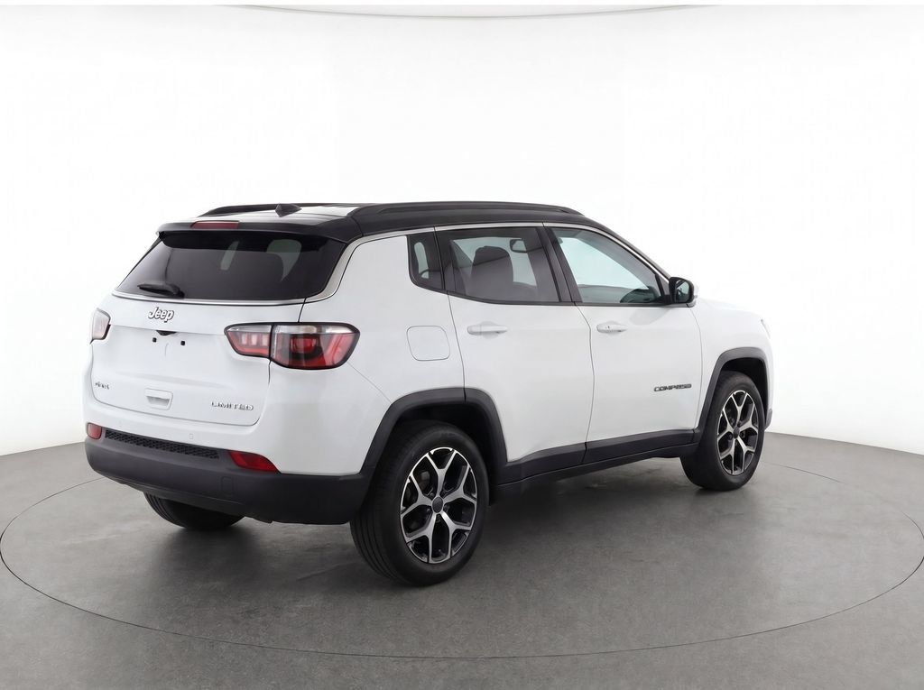 Used 2024 Jeep Compass Limited AWD/4WD image 4