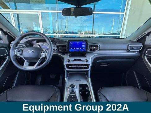 Used 2024 Ford Explorer XLT w/ Equipment Group 202A image 5