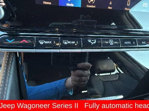 Used 2024 Jeep Wagoneer Series II w/ Flexible Seating Group AWD/4WD image 14