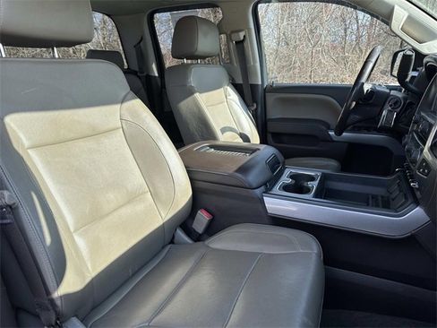 Used 2017 Chevrolet Silverado 2500 LTZ w/ LTZ Plus Package image 28