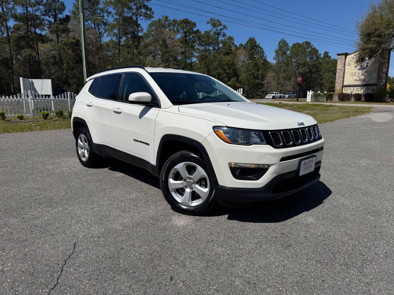 Used 2019 Jeep Compass Latitude AWD/4WD image 8