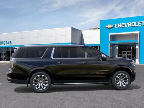 New 2025 Chevrolet Suburban Premier image 5