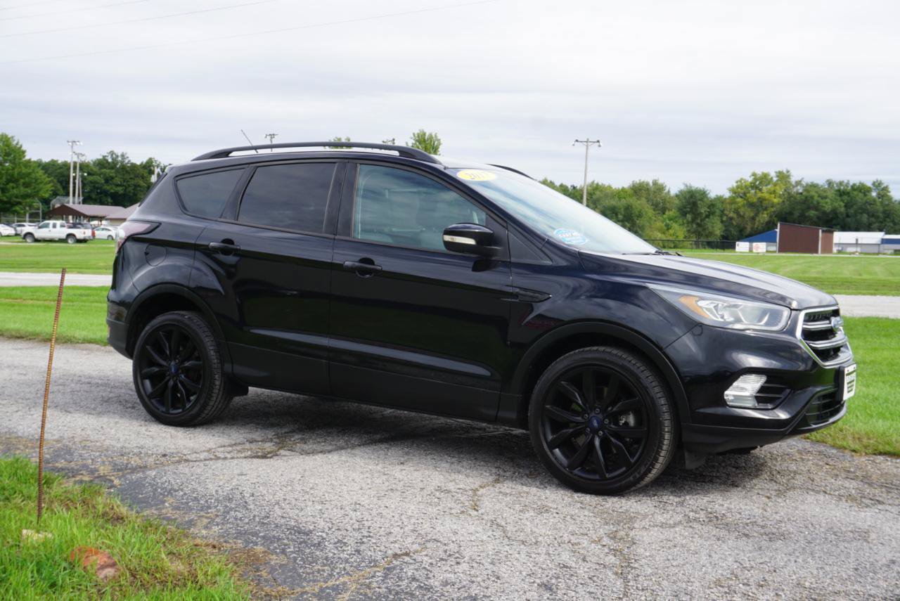 Used 2017 Ford Escape Titanium AWD/4WD image 5