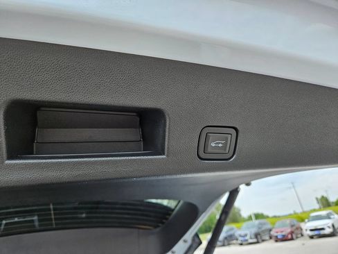 Used 2026 Chevrolet Traverse High Country w/ LPO, Floor Liner Package AWD/4WD image 31