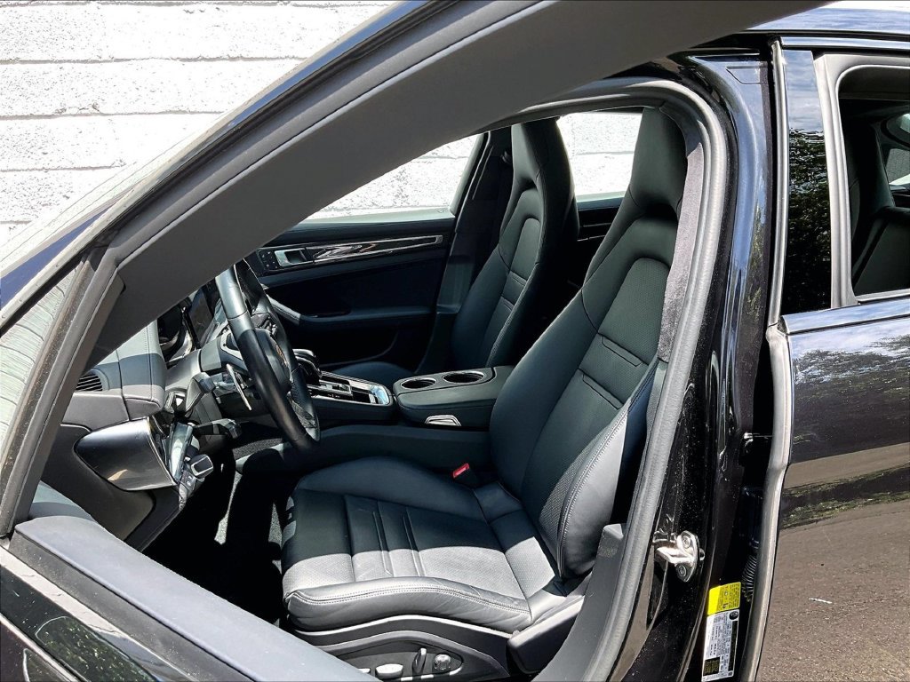 Used 2022 Porsche Panamera GTS AWD/4WD image 5