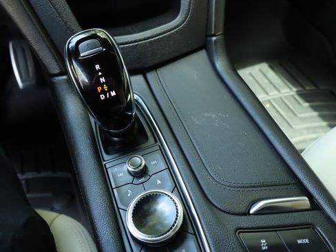 Used 2023 Cadillac XT5 Sportv w/ Technology Package image 40