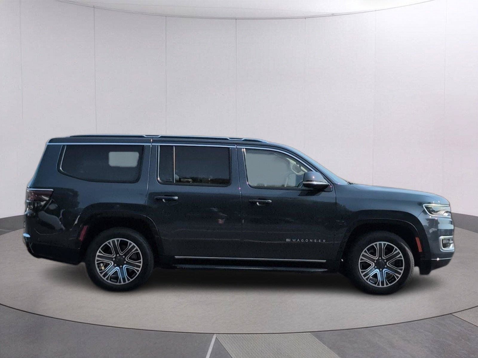 Used 2023 Jeep Wagoneer 4WD w/ Premium Group I image 8
