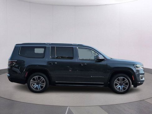 Used 2023 Jeep Wagoneer 4WD w/ Premium Group I image 8