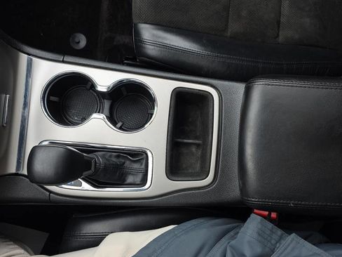 Used 2018 Jeep Grand Cherokee Altitude image 24