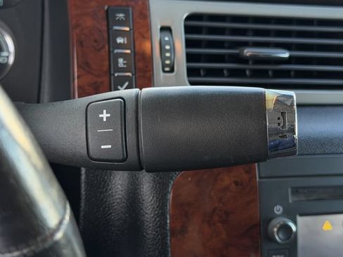 Used 2013 Chevrolet Tahoe LTZ RWD image 21