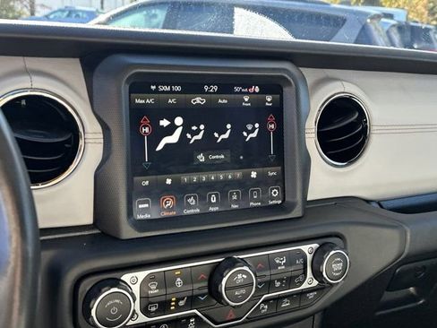 Certified 2022 Jeep Gladiator Overland image 29