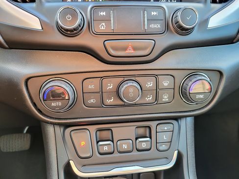 Certified 2020 GMC Terrain SLT w/ Preferred Package image 14