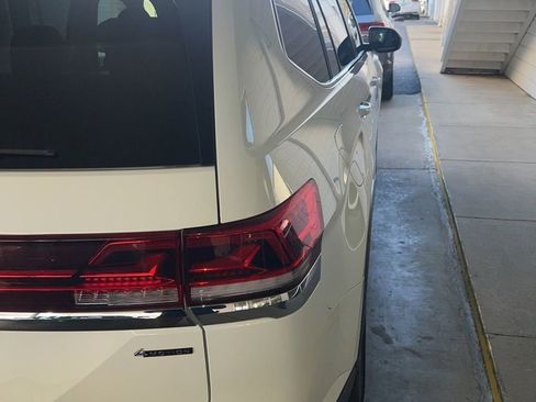 Used 2024 Volkswagen Atlas SE image 7