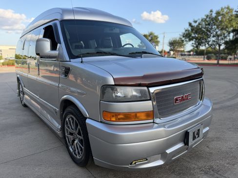 Used 2013 GMC Savana 1500 RWD image 1