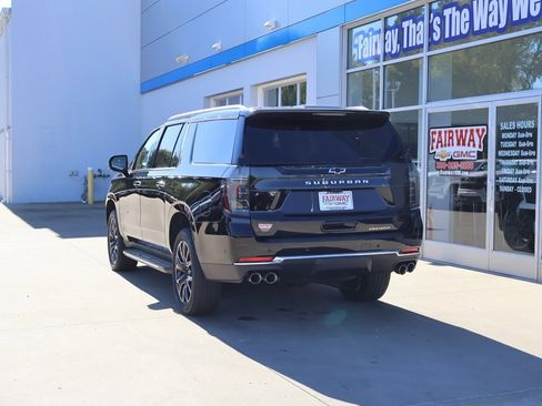 New 2025 Chevrolet Suburban Premier image 8