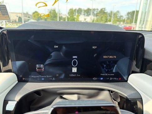 Used 2025 Lincoln Aviator 2WD image 15