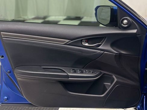 Used 2019 Honda Civic Sport Touring image 9