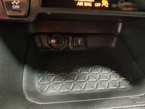Used 2021 Toyota RAV4 XLE Premium FWD image 16