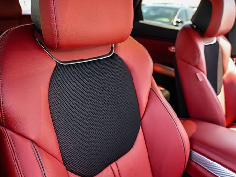 Used 2025 Genesis GV70 2.5T w/ Sport Prestige Package image 28