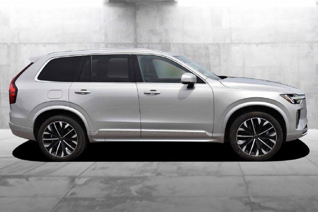 Used 2025 Volvo XC90 B6 Plus AWD/4WD image 5