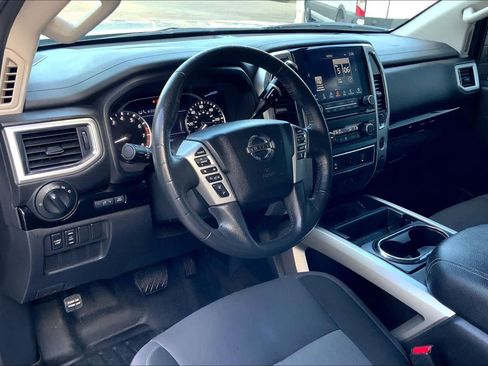Used 2020 Nissan Titan SV w/ SV Convenience Package image 16