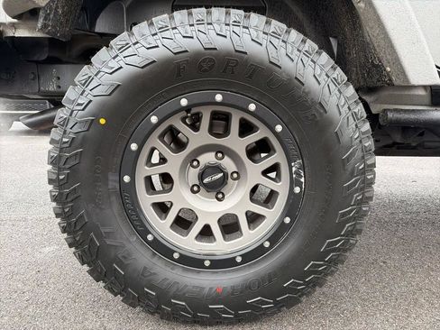 Used 2015 Jeep Wrangler Unlimited Sport w/ Quick Order Package 24S AWD/4WD image 13