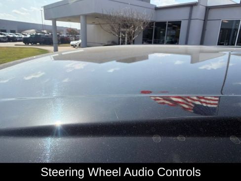 Used 2020 GMC Sierra 1500 SLT RWD image 8