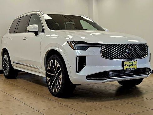 New 2026 Volvo XC90 T8 Ultra w/ Lounge Package AWD/4WD image 3