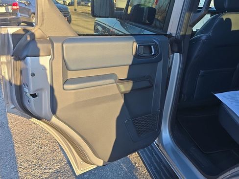 Used 2024 Ford Bronco Outer Banks image 23