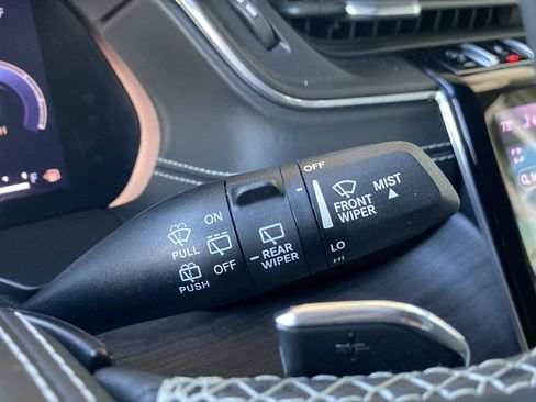 Used 2021 Jeep Grand Cherokee L Overland w/ Luxury Tech Group IV AWD/4WD image 53