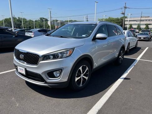 Used 2018 Kia Sorento EX FWD image 1