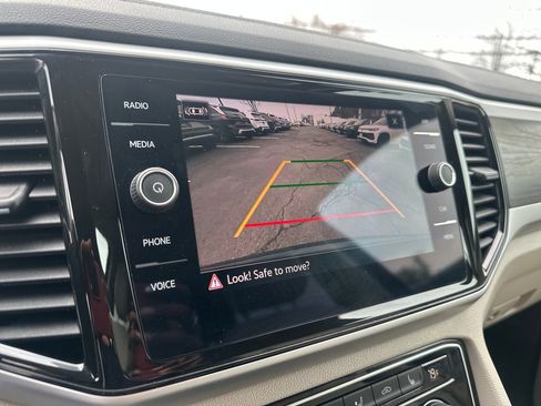 Used 2023 Volkswagen Atlas SE w/ Black Wheel Package image 10