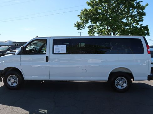 Used 2025 Chevrolet Express 3500 LS RWD image 8