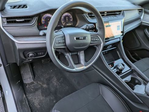 New 2026 Jeep Grand Cherokee Altitude AWD/4WD image 10