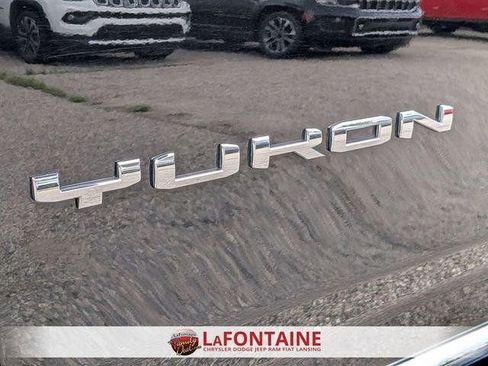 Used 2021 GMC Yukon XL SLT AWD/4WD image 10