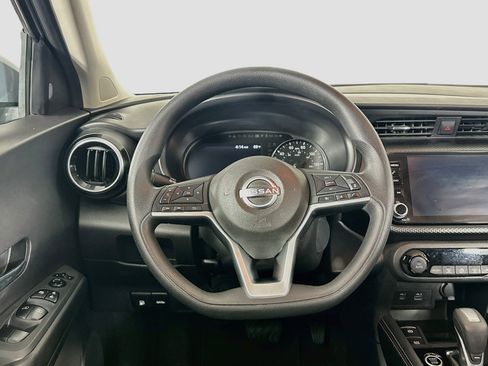 Used 2022 Nissan Kicks SV FWD image 17