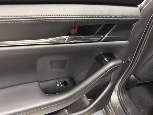 Used 2023 MAZDA MAZDA3 s image 21