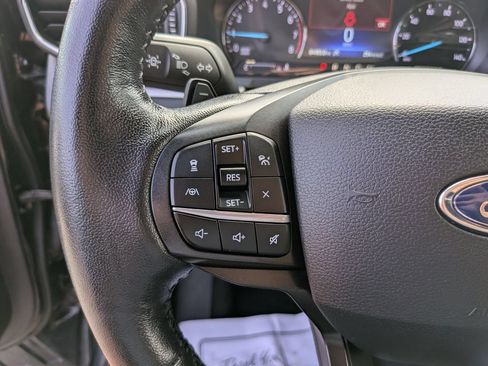Used 2020 Ford Explorer XLT w/ Equipment Group 202A AWD/4WD image 33
