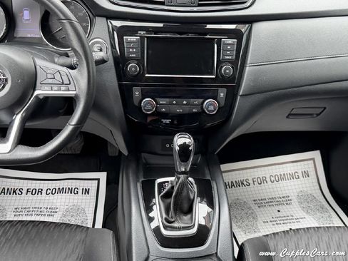 Used 2019 Nissan Rogue SV AWD/4WD image 19