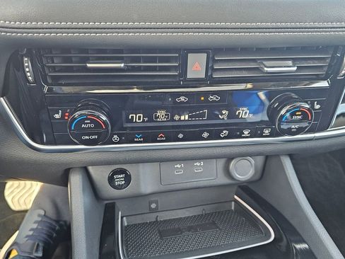 Certified 2025 Nissan Rogue SL w/ Tech Package image 32